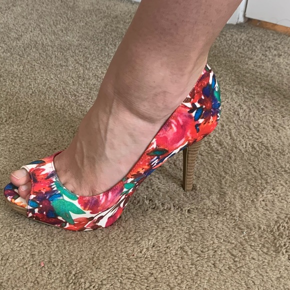 Festive and fun peep toe Sz 6W. Christian Siriano - Picture 12 of 13